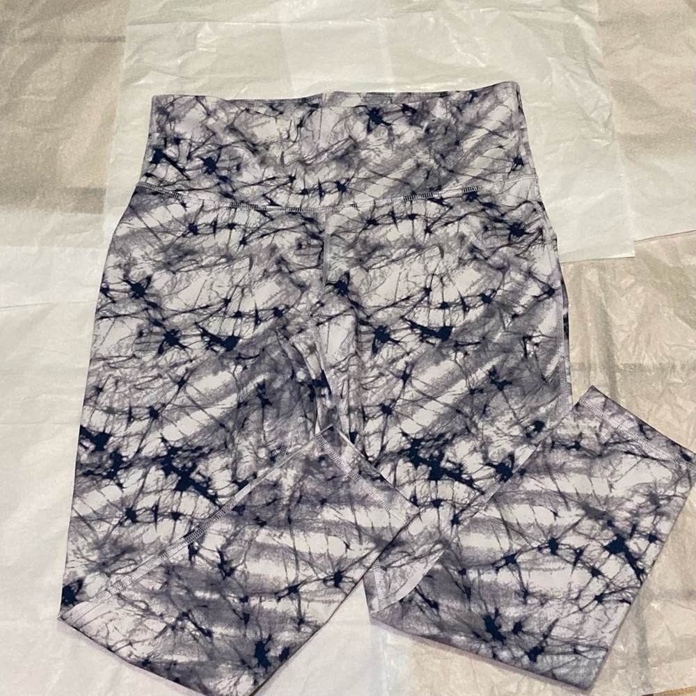 Tie-Dye Patterned ankle Leggings - Picture 2 of 7